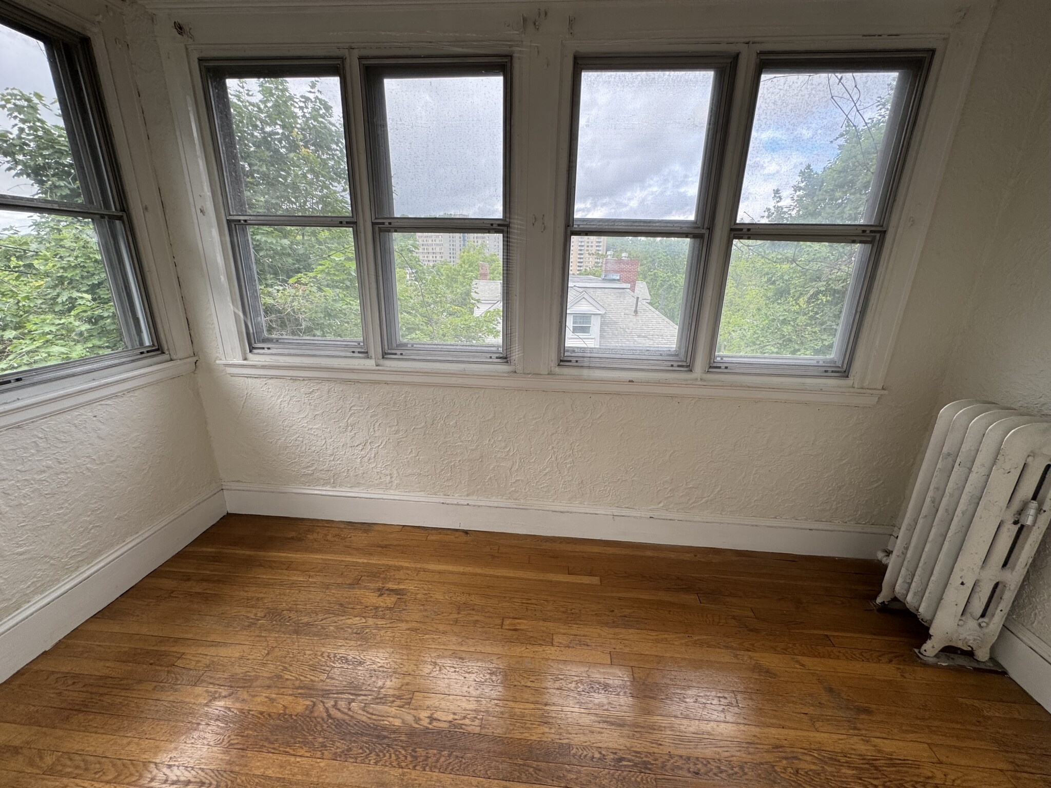 3 bed, 1 bath apartment for rent at 79 Winthrop Rd Unit 2, Washington Square — photo 10 of 14