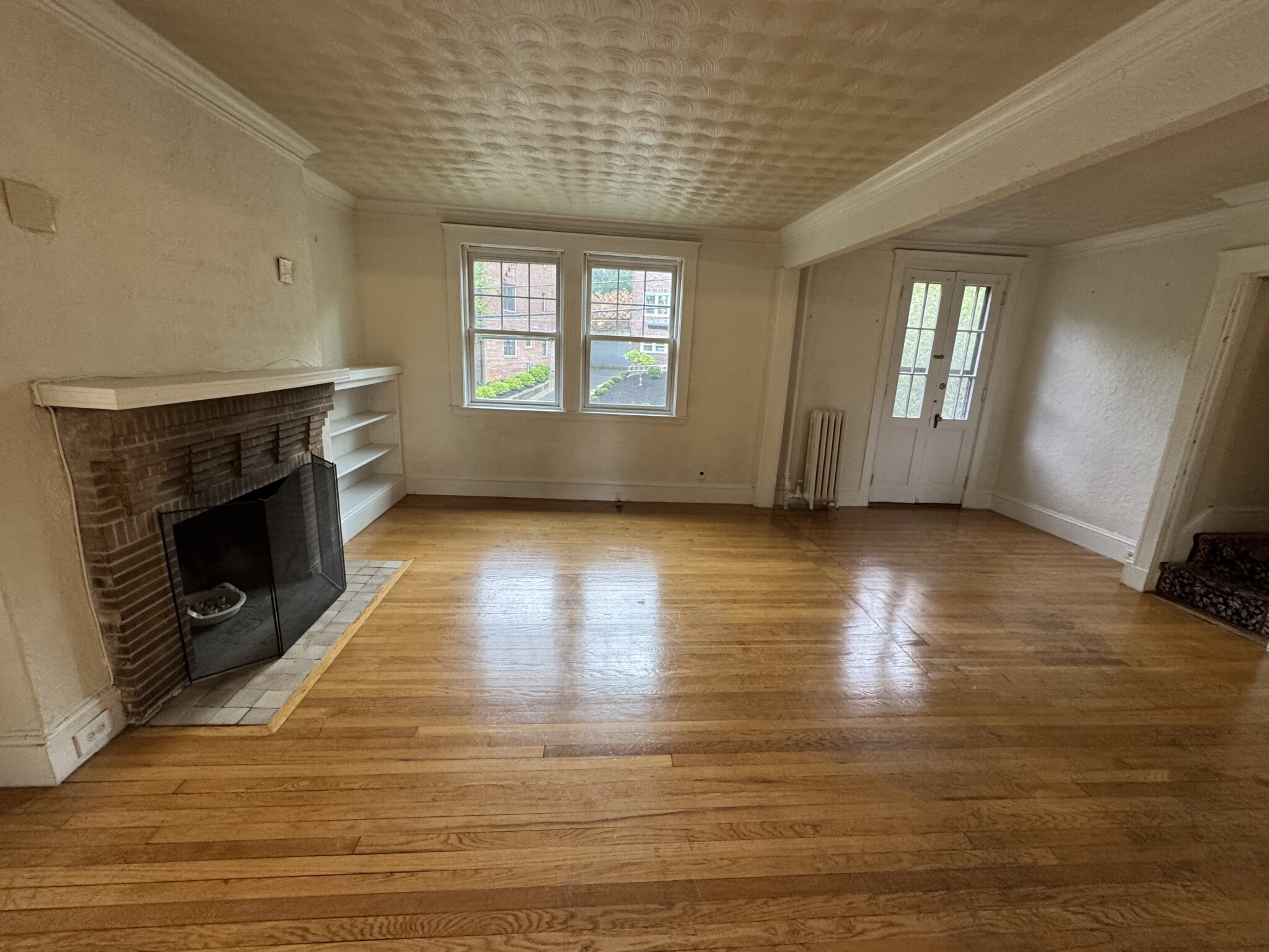 3 bed, 1 bath apartment for rent at 79 Winthrop Rd Unit 2, Washington Square — photo 4 of 14