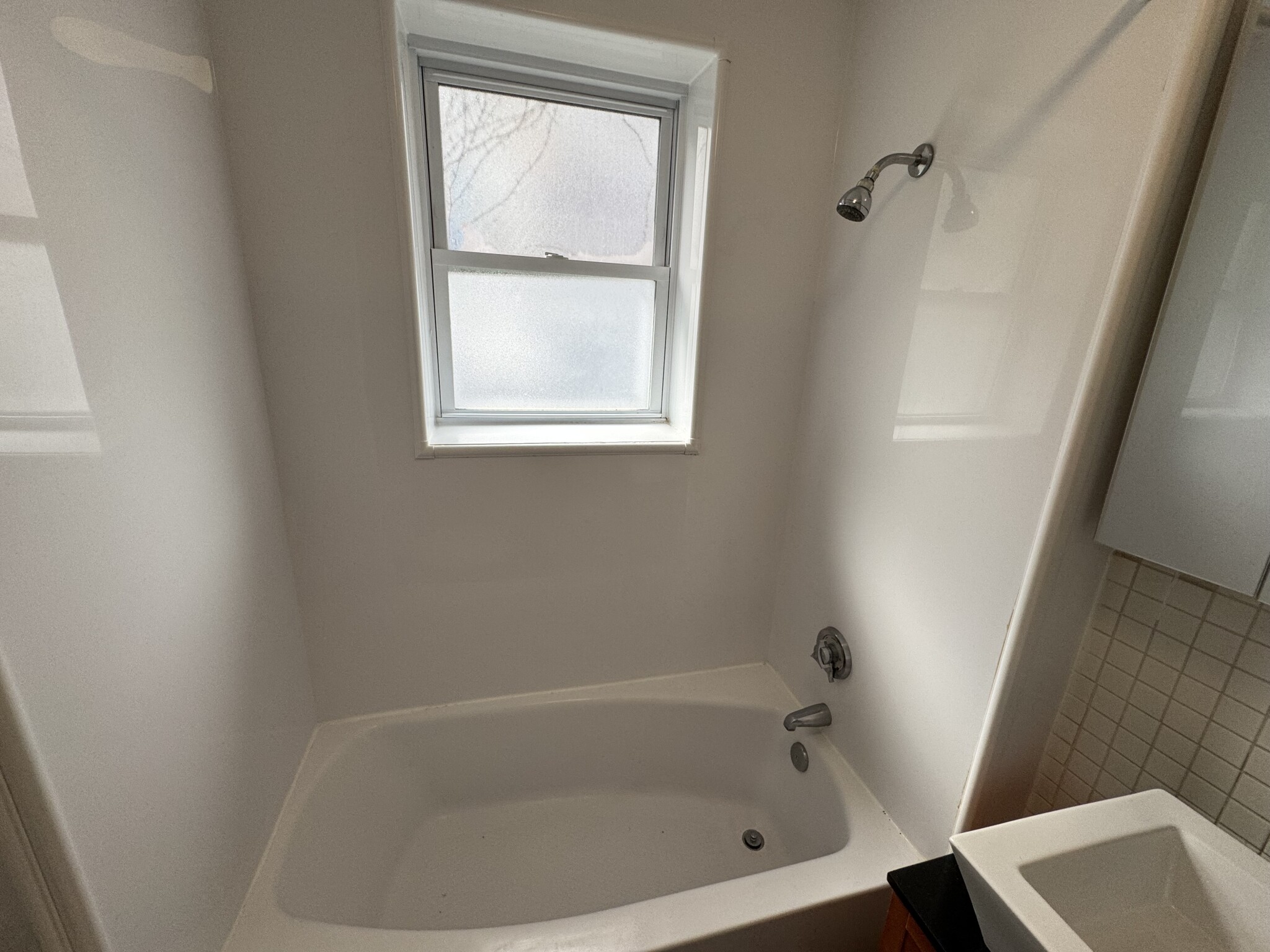 3 bed, 1 bath apartment for rent at 79 Winthrop Rd Unit 2, Washington Square — photo 13 of 14