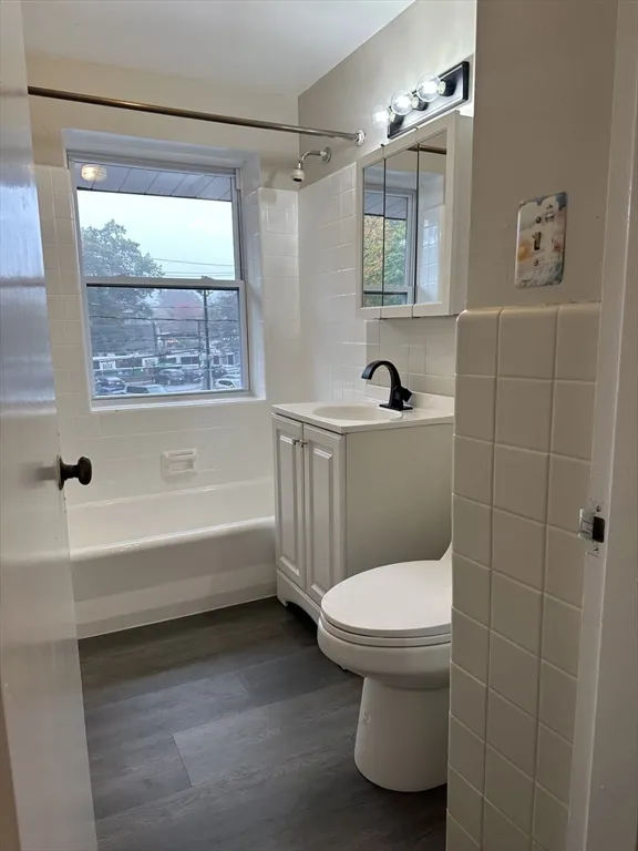 2 bed, 1 bath apartment for rent at 79 Wyman St Unit D, Newton — photo 4 of 12