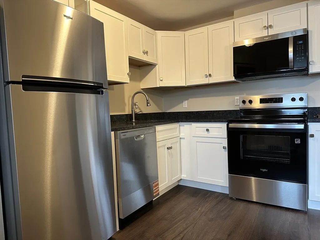 2 bed, 1 bath apartment for rent at 79 Wyman St Unit D, Newton — photo 1 of 12