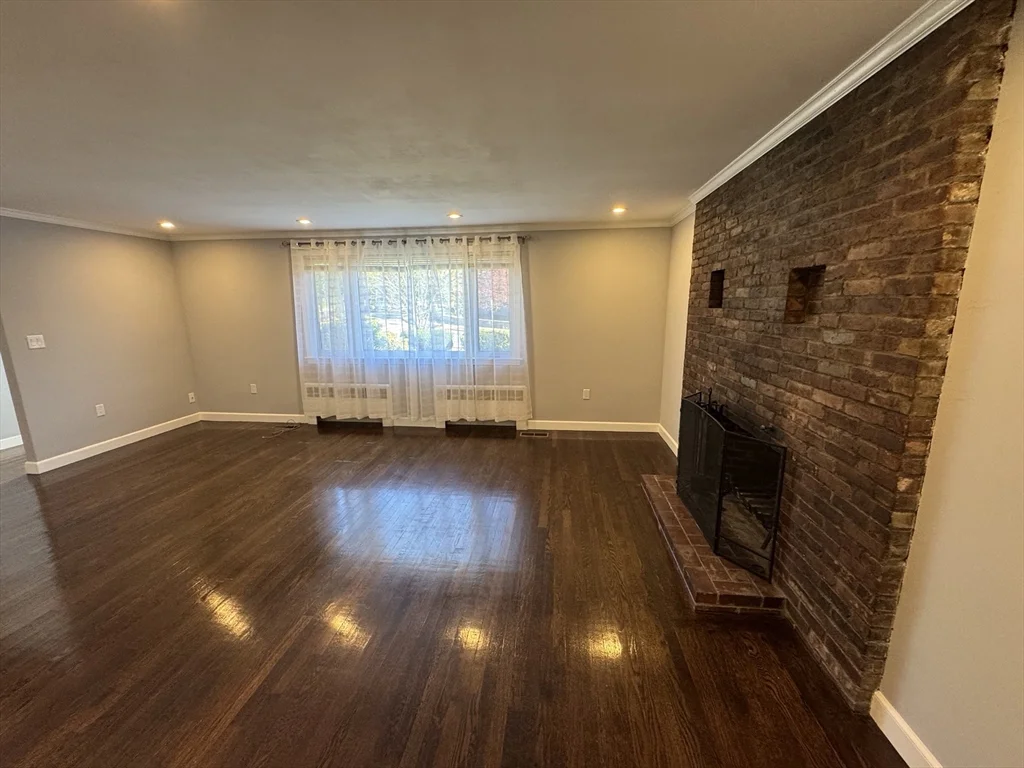 3 bed, 2 bath apartment for rent at 793 Dedham St, Newton — photo 1 of 26