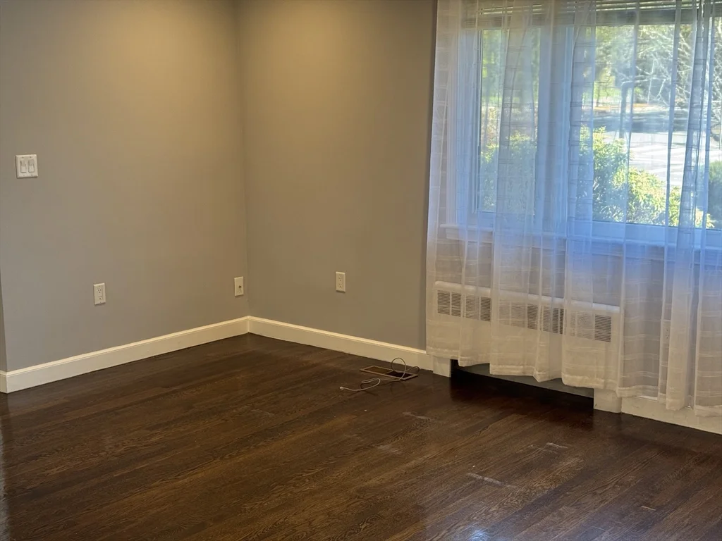 3 bed, 2 bath apartment for rent at 793 Dedham St, Newton — photo 2 of 26