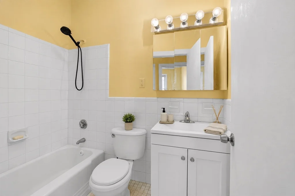 1 bed, 1 bath apartment for rent at 793 Main St Unit 5, Malden — photo 4 of 6
