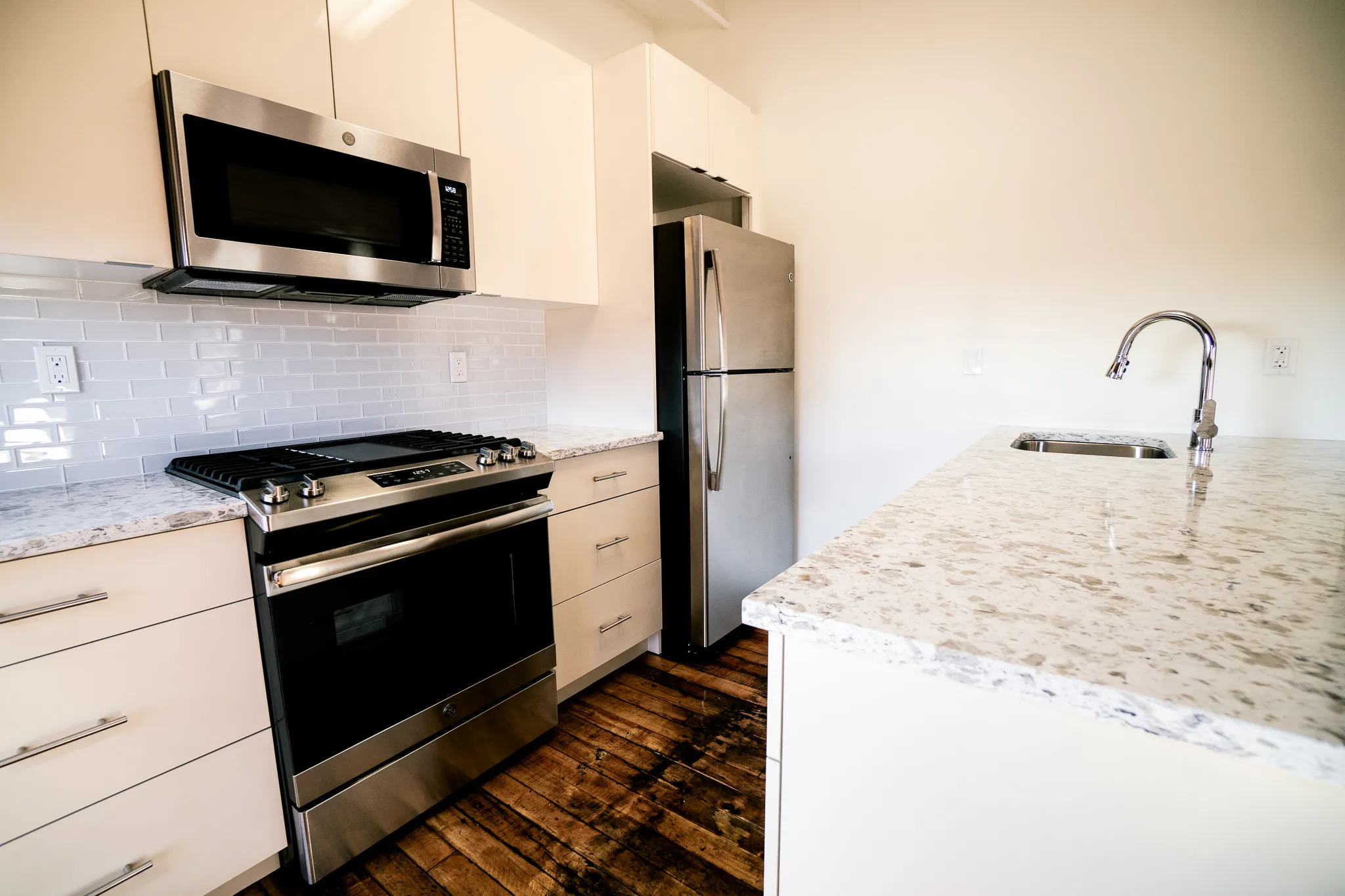 2 bed, 1 bath apartment for rent at 793 Tremont St Unit 4, Roxbury — photo 3 of 9