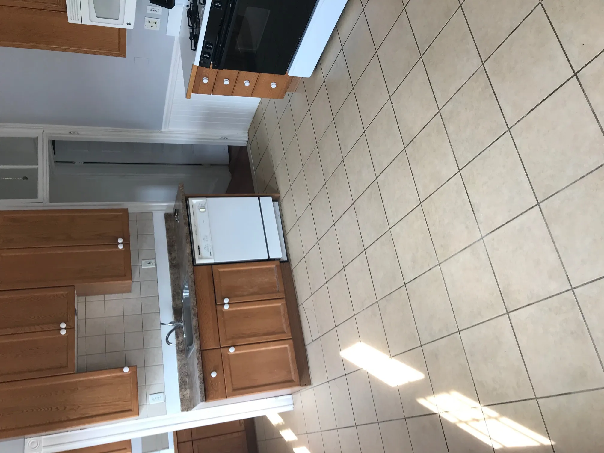 3.5 bed, 1 bath apartment for rent at 794 Boylston St Unit 2, Chestnut Hill — photo 1 of 9