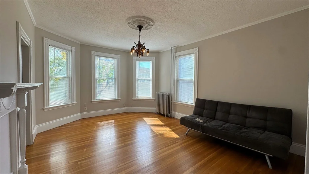 3 bed, 1 bath apartment for rent at 795 Cambridge St Unit 1, Wellington-Harrington — photo 3 of 19