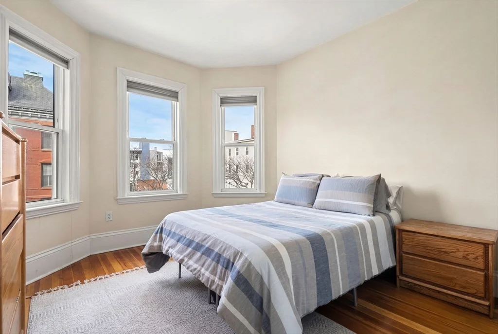 3 bed, 1 bath apartment for rent at 795 E 5th Unit 2, South Boston — photo 9 of 17