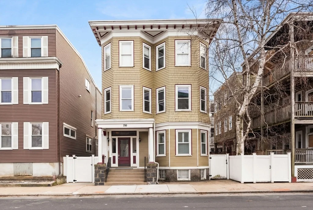 3 bed, 1 bath apartment for rent at 795 E 5th Unit 2, South Boston — photo 16 of 17