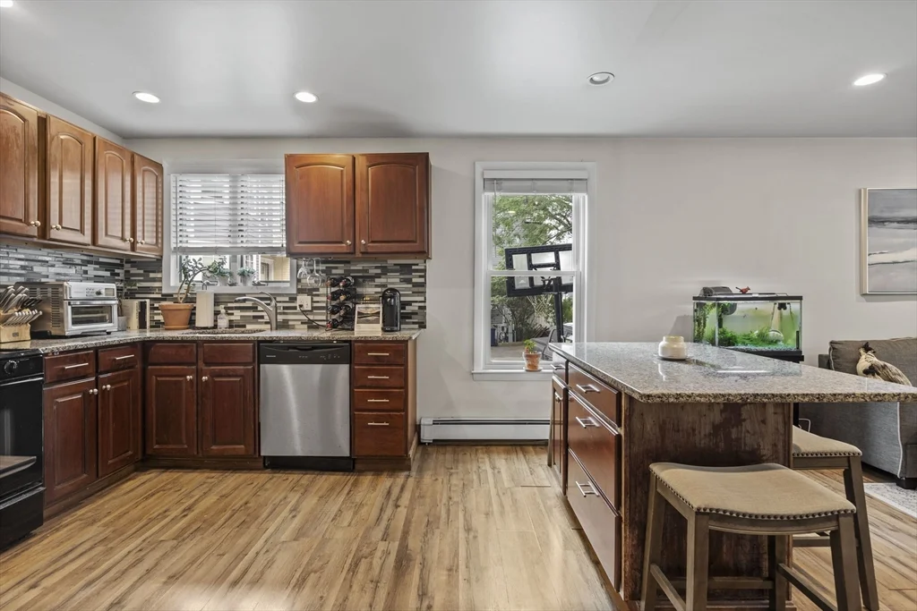 2 bed, 2 bath apartment for rent at 796 East 3rd St Unit 1, South Boston — photo 2 of 9