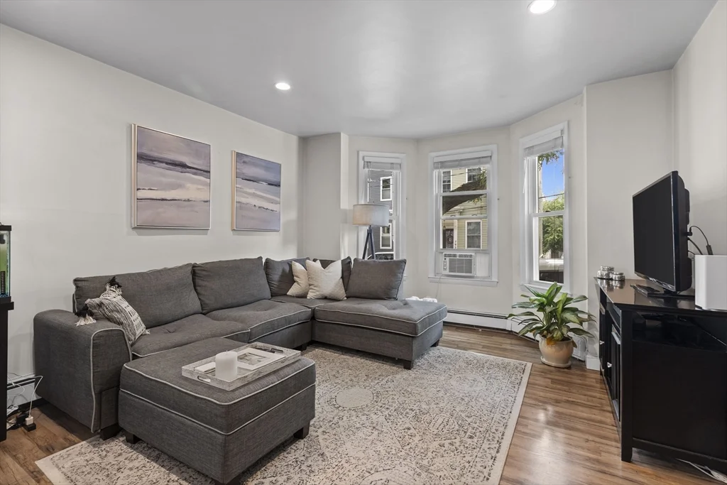 2 bed, 2 bath apartment for rent at 796 East 3rd St Unit 1, South Boston — photo 4 of 9