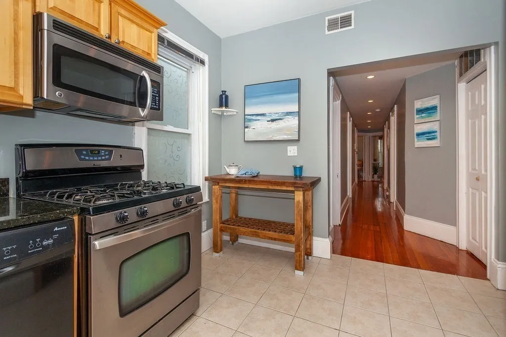 4 bed, 1 bath apartment for rent at 797 Columbia Rd Unit 3, Boston — photo 2 of 18