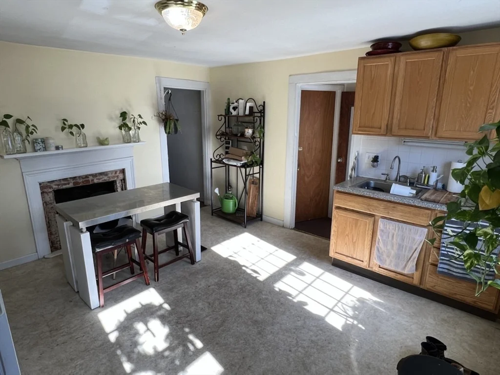 1 bed, 1 bath apartment for rent at 797 Main St Unit 3, Amherst — photo 5 of 9