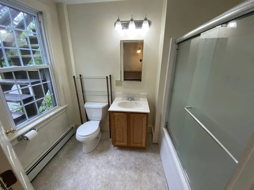 2 bed, 1 bath apartment for rent at 797 Main St Unit 4, Amherst — photo 5 of 9