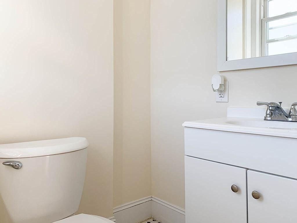 3 bed, 1 bath apartment for rent at 797 Washington Unit 3, Brookline — photo 9 of 15