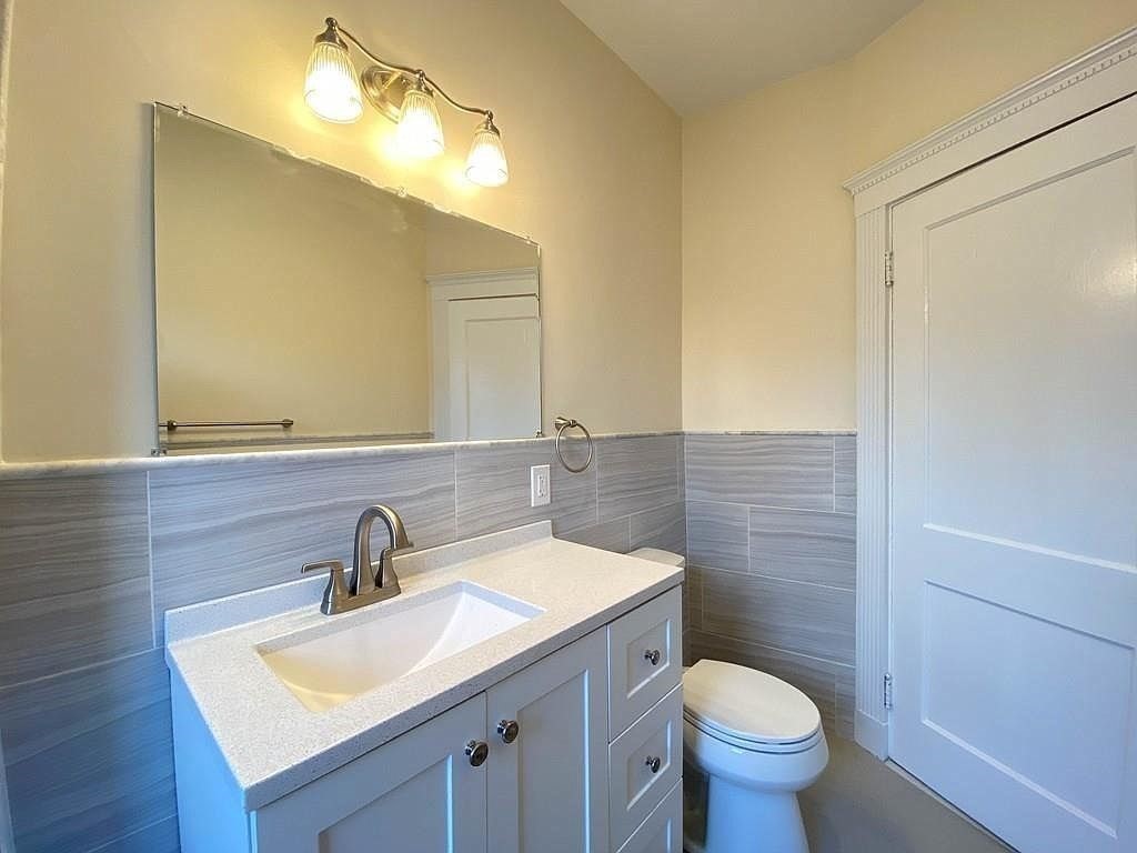3 bed, 1 bath apartment for rent at 797 Washington Unit 3, Brookline — photo 10 of 15
