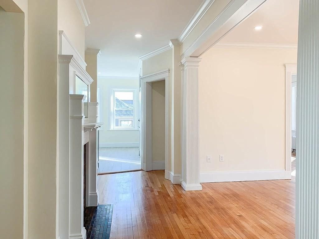 3 bed, 1 bath apartment for rent at 797 Washington Unit 3, Brookline — photo 3 of 15