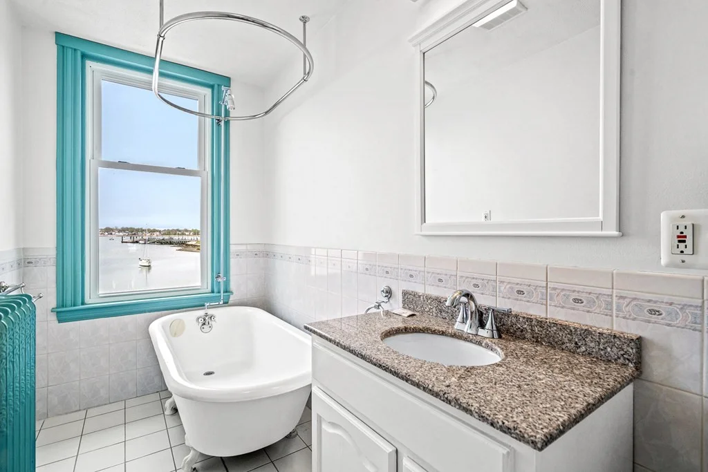 3 bed, 2 bath apartment for rent at 799 Shirley St Unit 2, Winthrop — photo 6 of 39