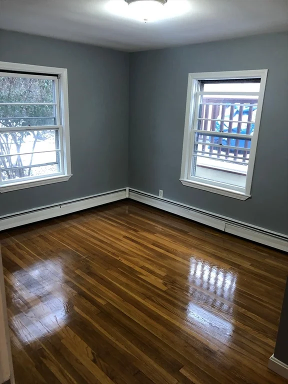 3 bed, 1 bath apartment for rent at 79R Boston, Union Square — photo 11 of 14