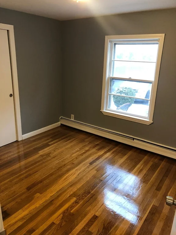 3 bed, 1 bath apartment for rent at 79R Boston, Union Square — photo 14 of 14