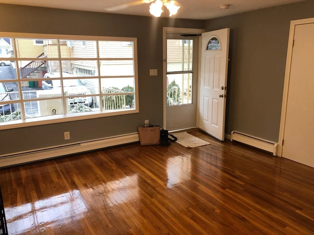 3 bed, 1 bath apartment for rent at 79R Boston, Union Square