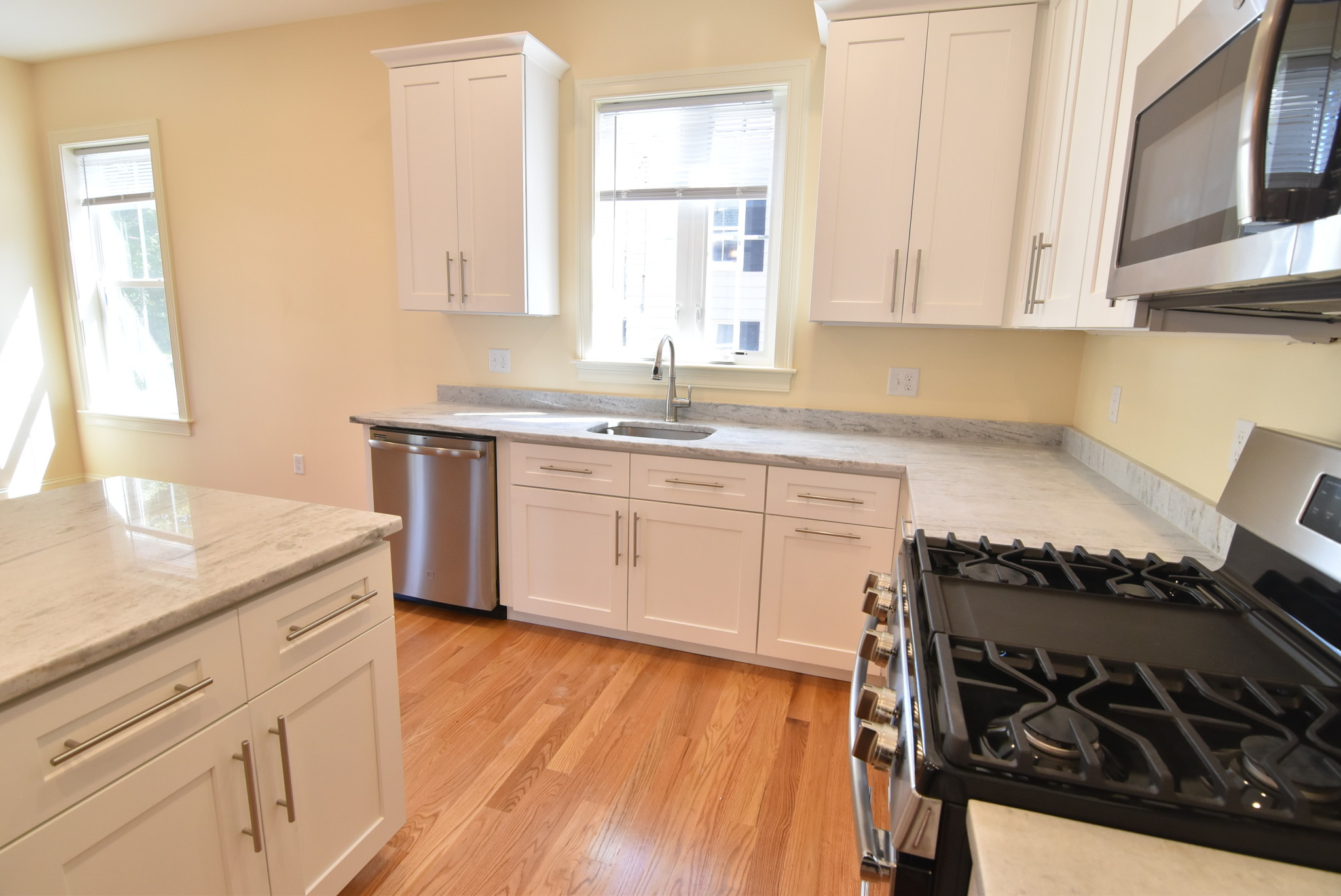 4 bed, 3.5 bath apartment for rent at 7B Sparhawk, Brighton — photo 4 of 14