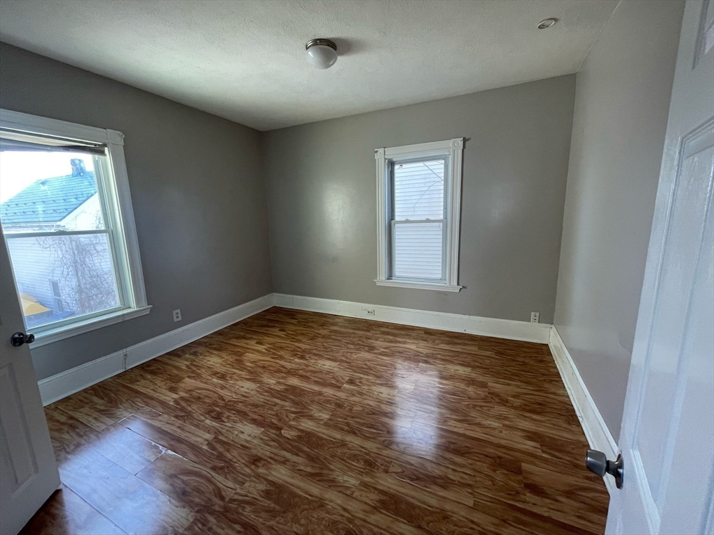 3 bed, 1 bath apartment for rent at 8-10 Dane Unit 2A, Everett — photo 2 of 17
