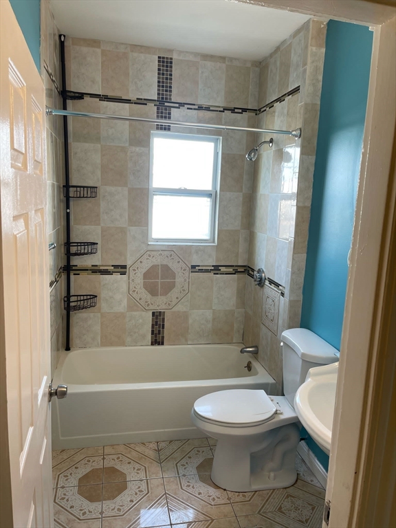 3 bed, 1 bath apartment for rent at 8-10 Dane Unit 2A, Everett — photo 13 of 17