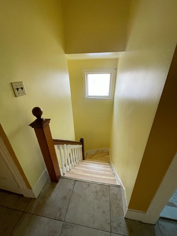3 bed, 1 bath apartment for rent at 8-10 Dane Unit 2A, Everett — photo 11 of 17