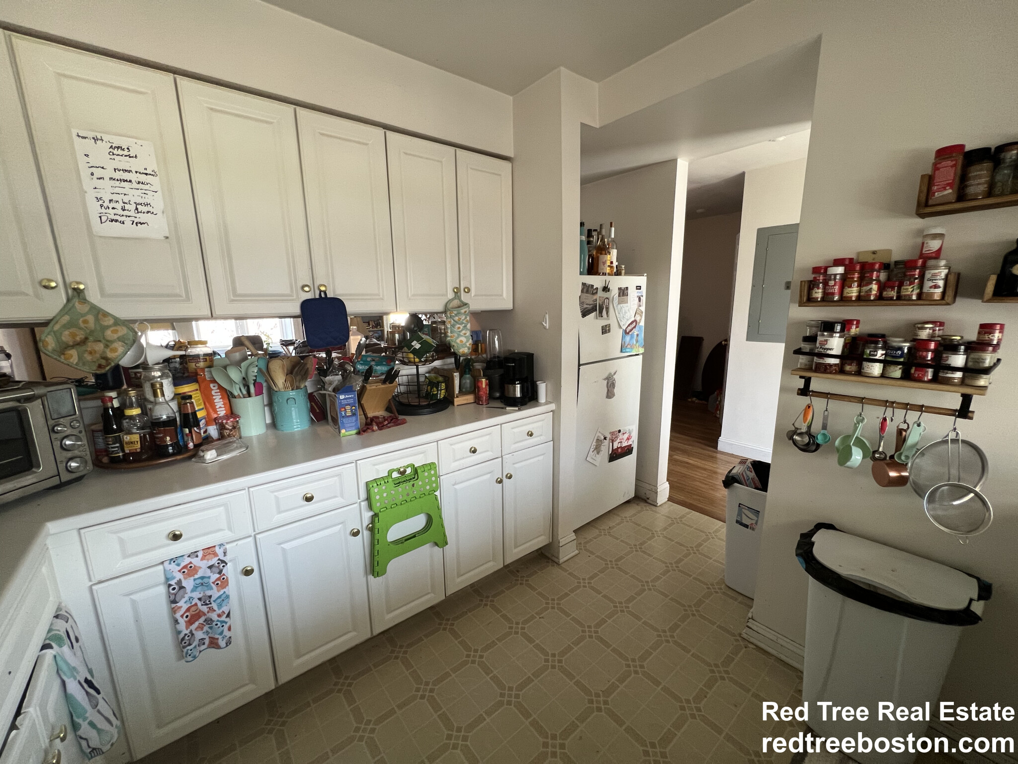 3 bed, 2 bath apartment for rent at 8 Glencoe St Unit 3, Brighton — photo 4 of 15