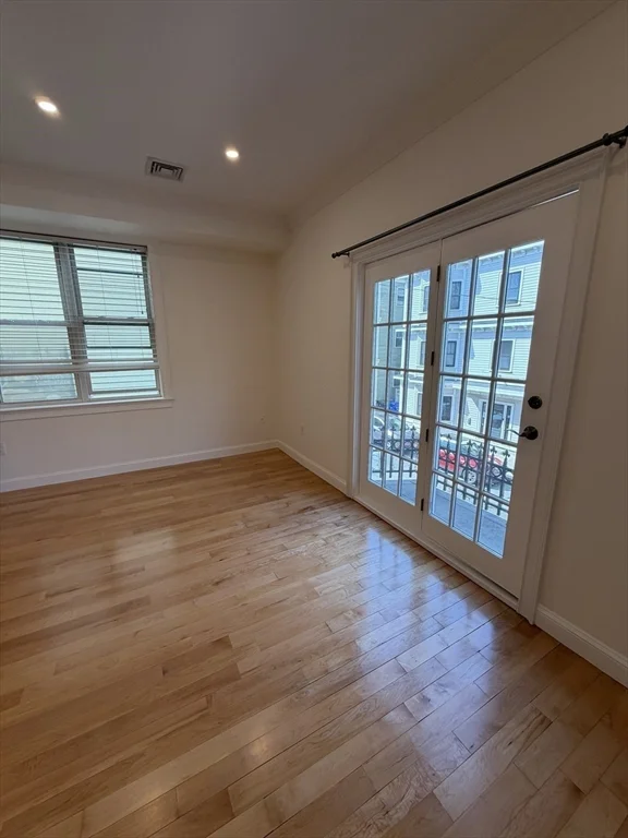 2 bed, 2 bath apartment for rent at 8-10 Howell St Unit 4, Dorchester — photo 5 of 18