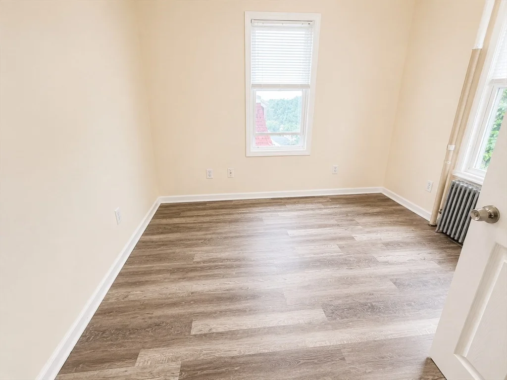 4 bed, 1 bath apartment for rent at 8-10 Marble St Unit 2, Haverhill — photo 9 of 13
