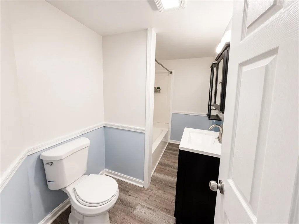 4 bed, 1 bath apartment for rent at 8-10 Marble St Unit 2, Haverhill — photo 11 of 13
