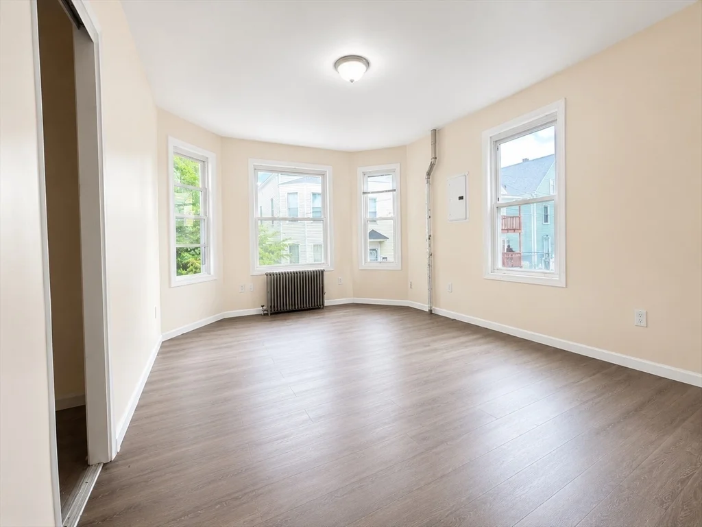 4 bed, 1 bath apartment for rent at 8-10 Marble St Unit 2, Haverhill — photo 5 of 13