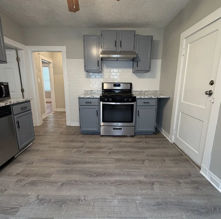 3 bed, 1 bath apartment for rent at 8-10 Mattakeeset St Unit 10, Mattapan — photo 4 of 10