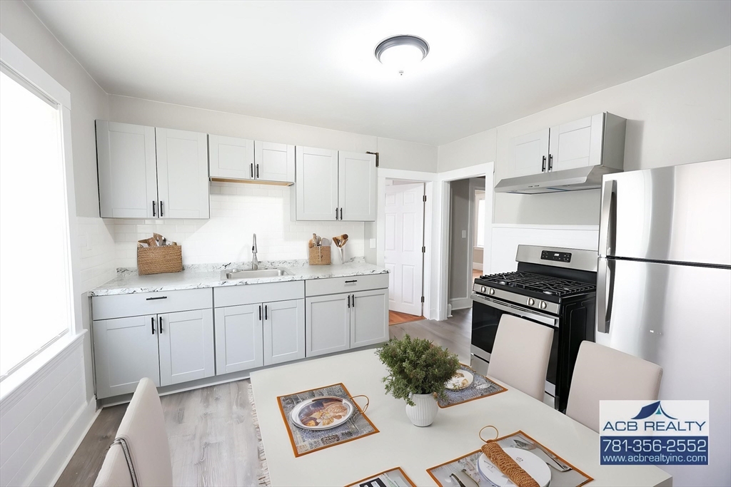 3 bed, 1 bath apartment for rent at 10 Mattakeeset St Unit 2, Hyde Park — photo 3 of 17