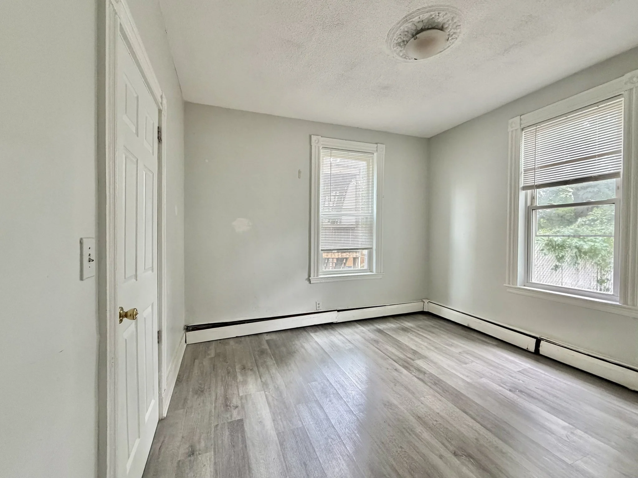 3 bed, 1 bath apartment for rent at 8-10 Oakland St Unit 1, Roxbury — photo 10 of 14