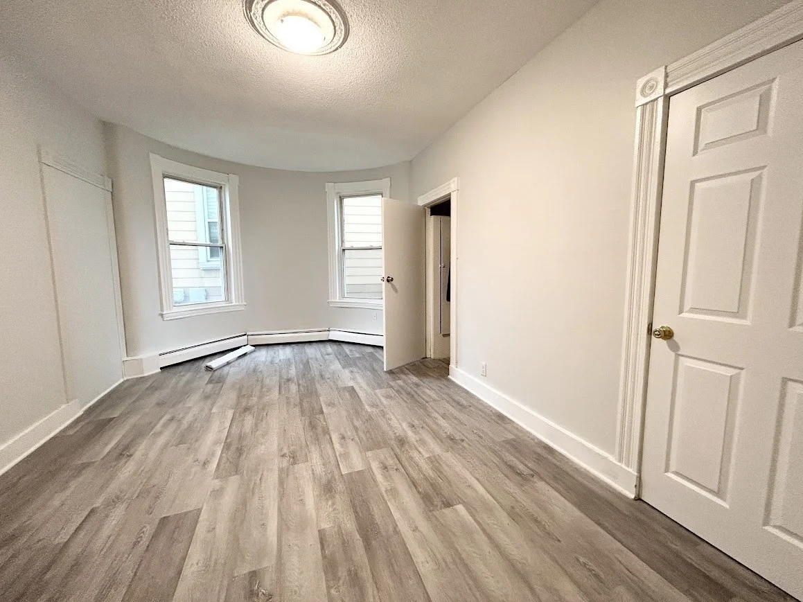 3 bed, 1 bath apartment for rent at 8-10 Oakland St Unit 1, Roxbury — photo 7 of 14