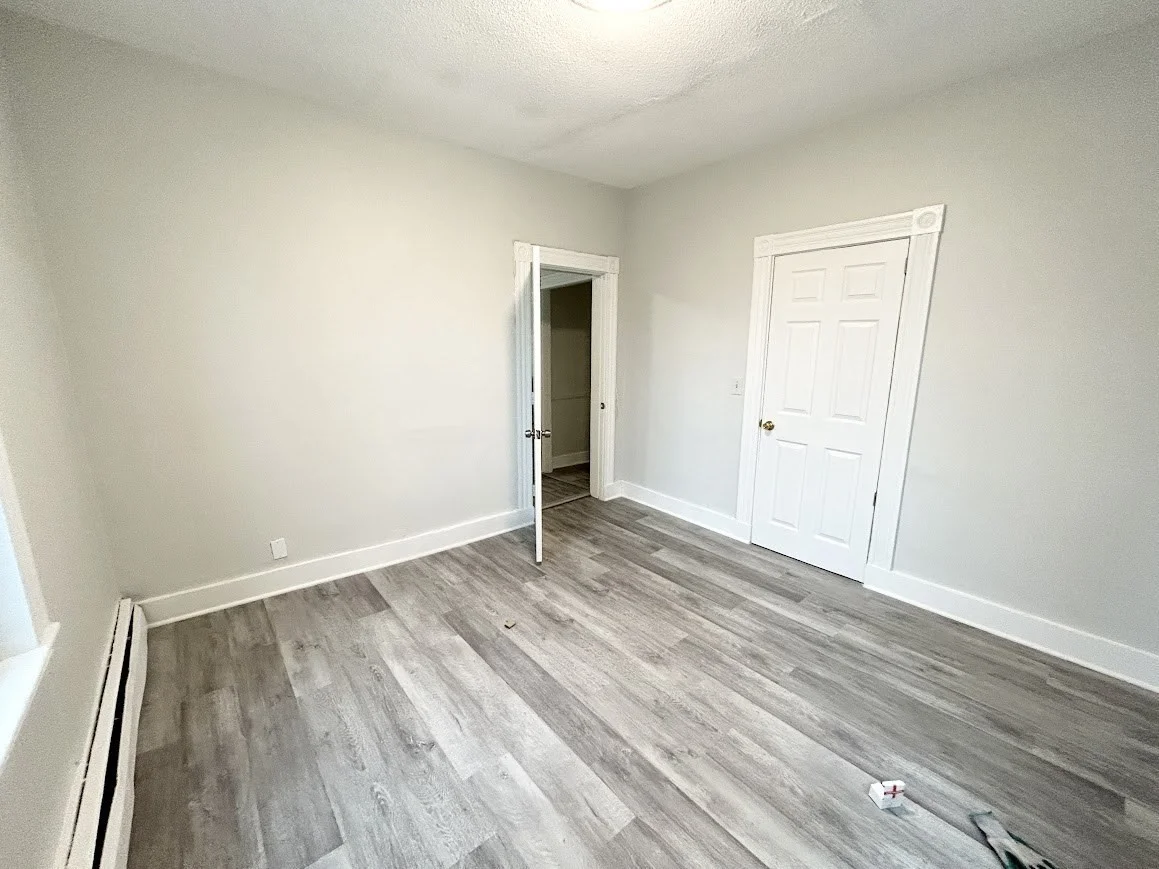 3 bed, 1 bath apartment for rent at 8-10 Oakland St Unit 1, Roxbury — photo 4 of 14
