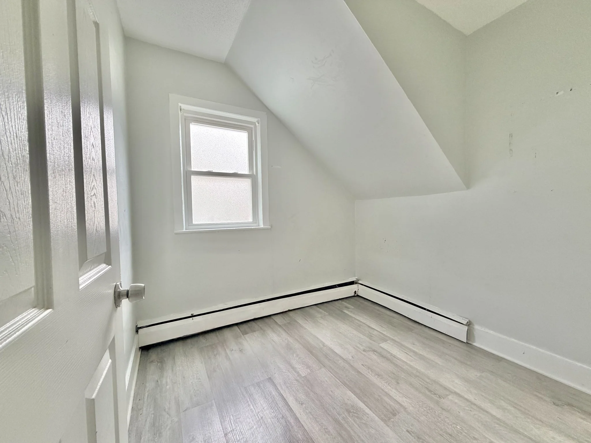 3 bed, 1 bath apartment for rent at 8-10 Oakland St Unit 1, Roxbury — photo 9 of 14