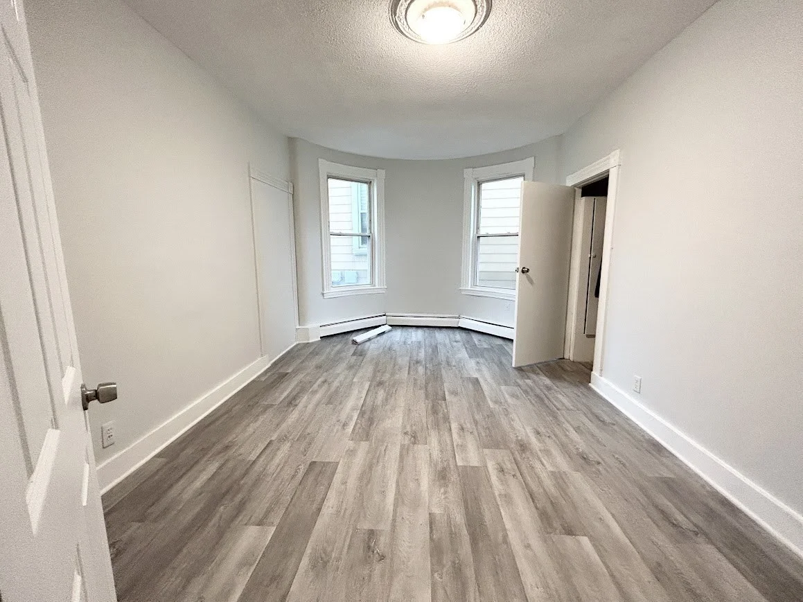 3 bed, 1 bath apartment for rent at 8-10 Oakland St Unit 1, Roxbury — photo 6 of 14