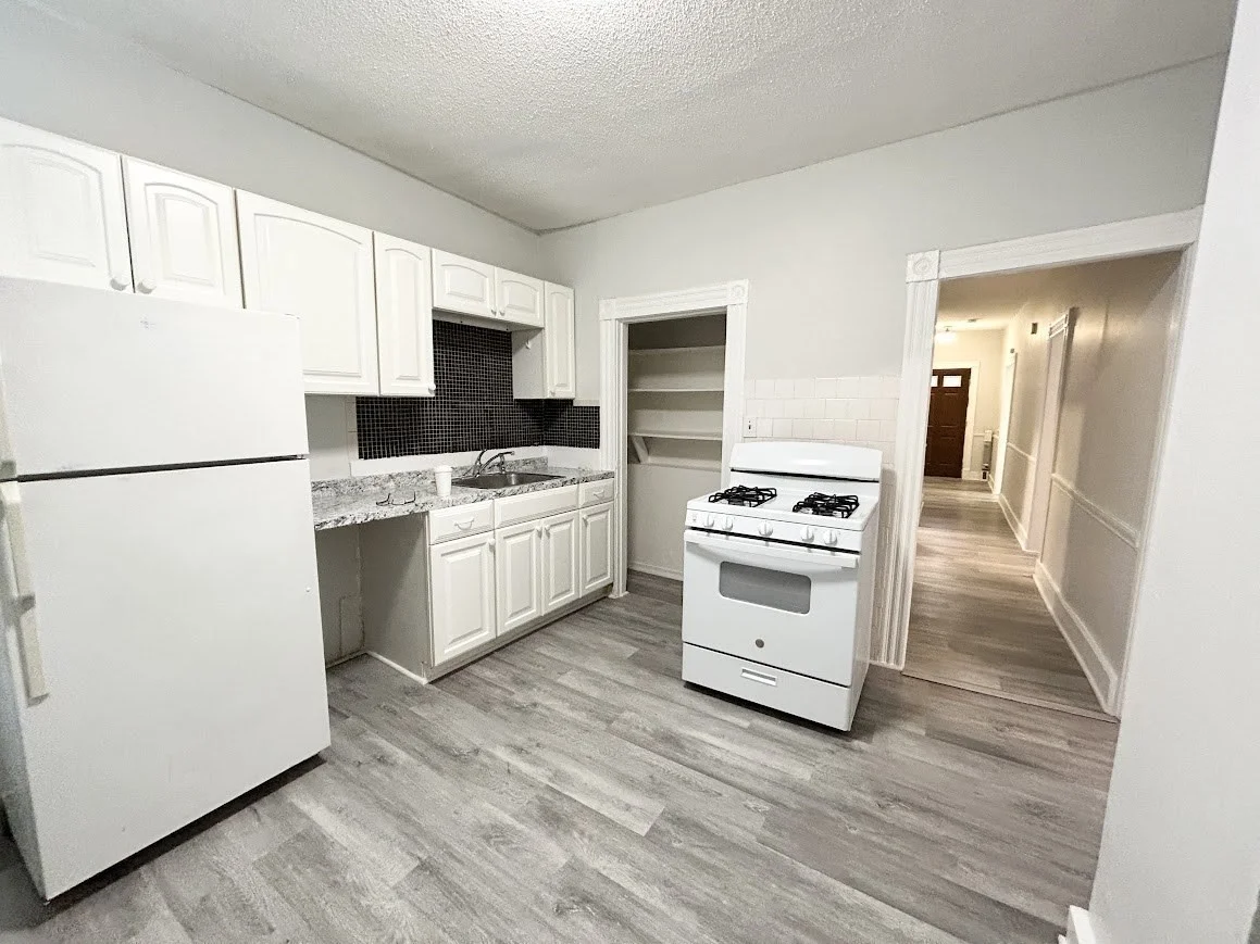 3 bed, 1 bath apartment for rent at 8-10 Oakland St Unit 1, Roxbury — photo 12 of 14