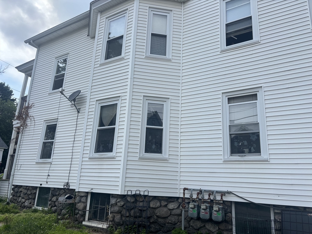 2 bed, 1 bath apartment for rent at 8-10 Stearns St Unit 1, Worcester — photo 8 of 22