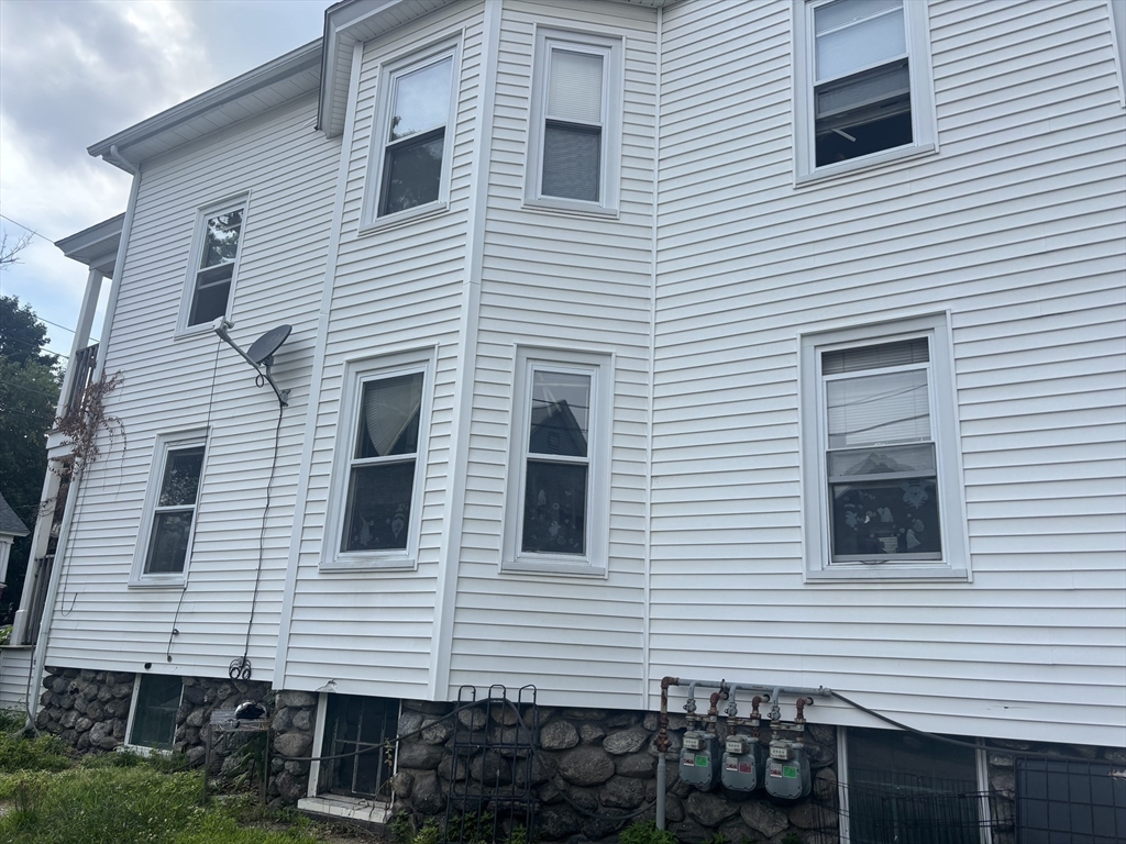 2 bed, 1 bath apartment for rent at 8-10 Stearns St Unit 1, Worcester — photo 19 of 22