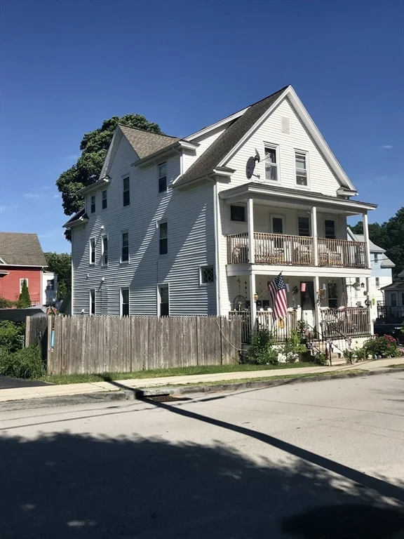 2 bed, 1 bath apartment for rent at 8-10 Stearns St Unit 3, Worcester — photo 1 of 10