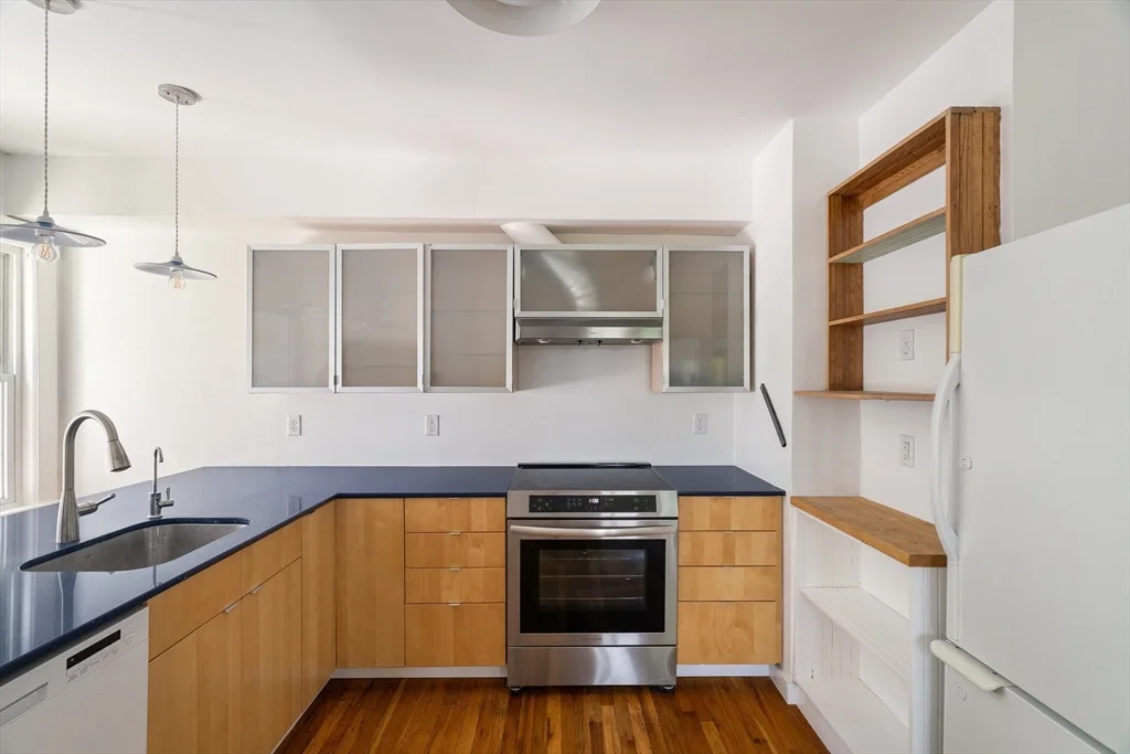 4 bed, 2 bath apartment for rent at 8-10 York Ave Unit 10, Watertown — photo 8 of 24