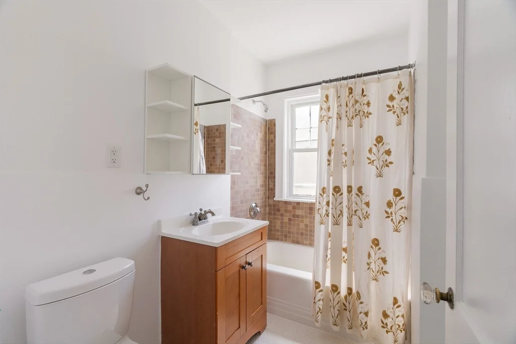 4 bed, 2 bath apartment for rent at 8-10 York Ave Unit 10, Watertown — photo 12 of 24