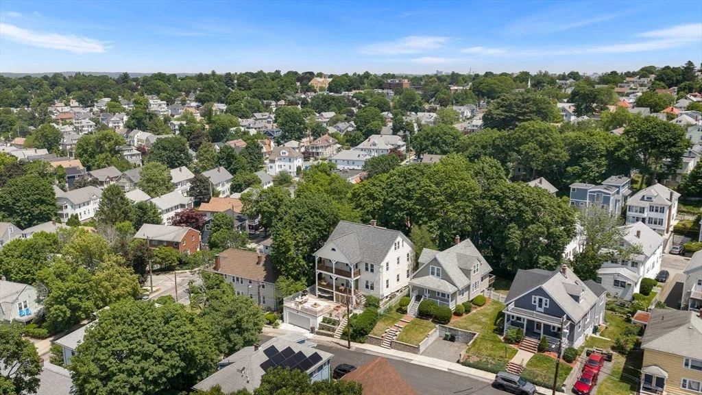 4 bed, 2 bath apartment for rent at 8-10 York Ave Unit 10, Watertown — photo 21 of 24
