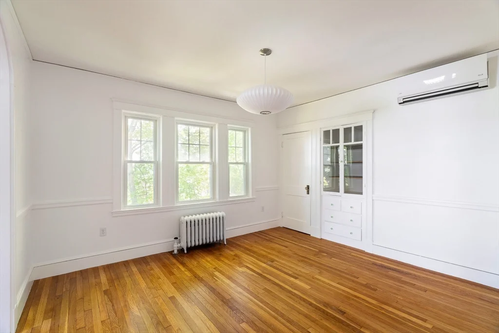 4 bed, 2 bath apartment for rent at 8-10 York Ave Unit 10, Watertown — photo 5 of 24