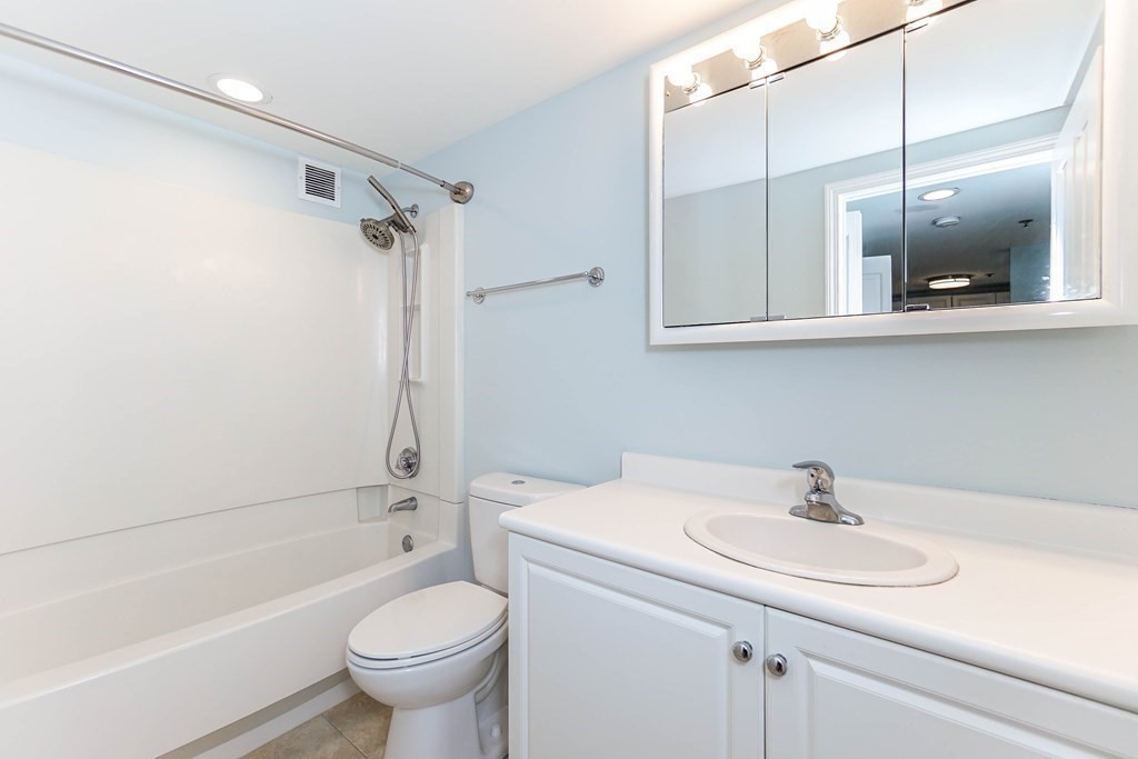 2 bed, 2 bath apartment for rent at 8-12 Museum Way Unit 1304, East Cambridge — photo 10 of 17